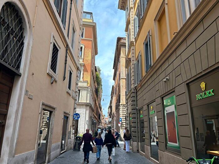 Appartamento con 5 locali in affitto in Via Belsiana, Spagna, Roma
