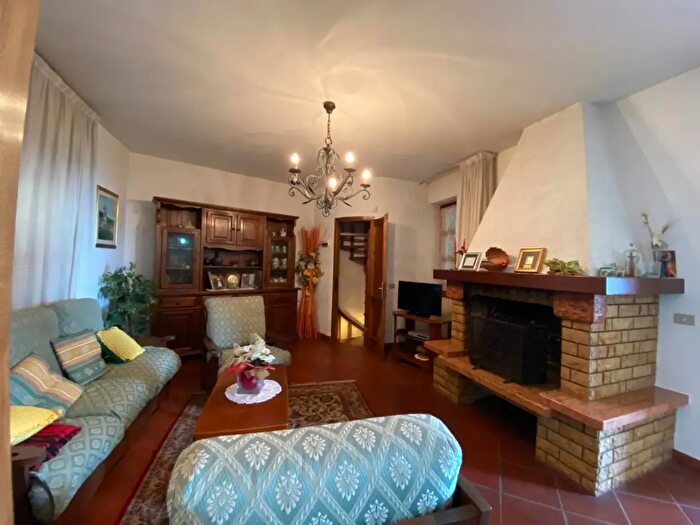 Casa con 5 locali in vendita in a Leonardo da Vinci, Carmignano