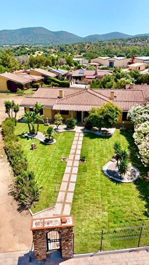 Casa trilocale in vendita in Via dei Carrubi, Villasimius