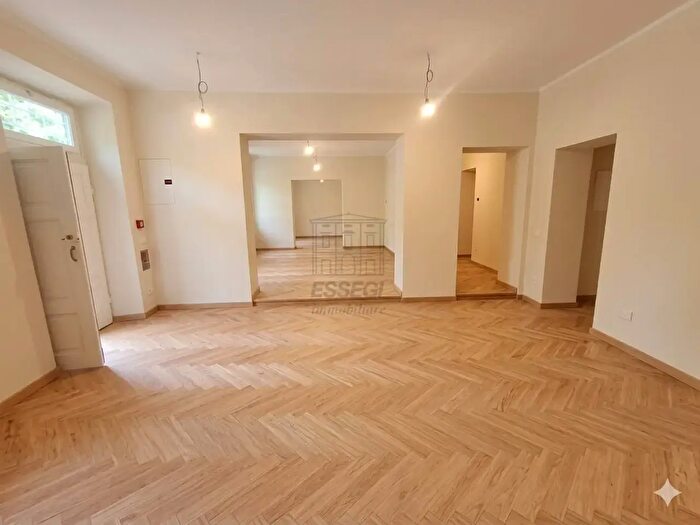 Appartamento con 6 locali in vendita in Piazza del Giglio b, Lucca