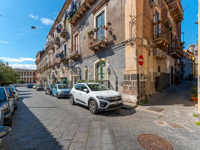 Casa quadrilocale in vendita in Via Marinai, Catania