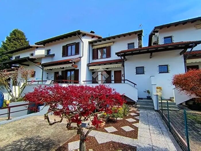 Casa quadrilocale in vendita in Via Piave, Robecco Sul Naviglio