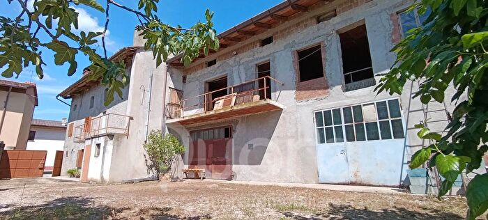 Casa con 6 locali in vendita in Via della Conciliazione, Mereto Di Tomba