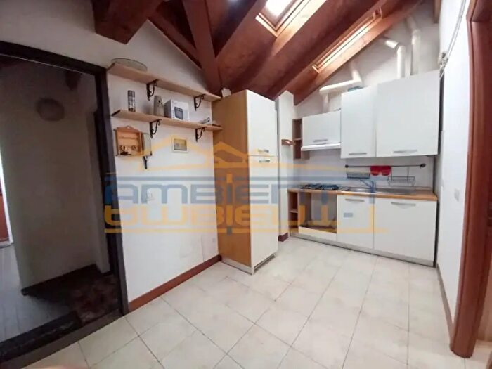 Casa bilocale in vendita in Via Maglio, Rogeno