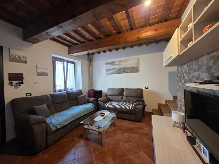 Casa quadrilocale in vendita in Collesalvetti