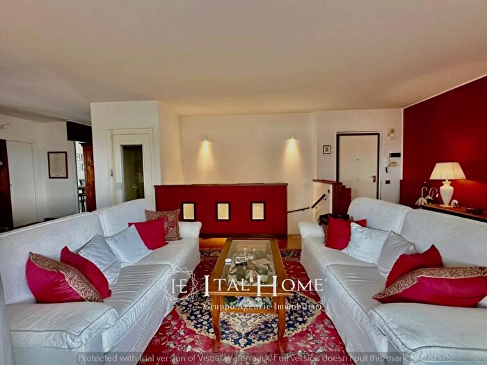 Appartamento con 5 locali in vendita in Via Alcide De Gasperi, Bussolengo