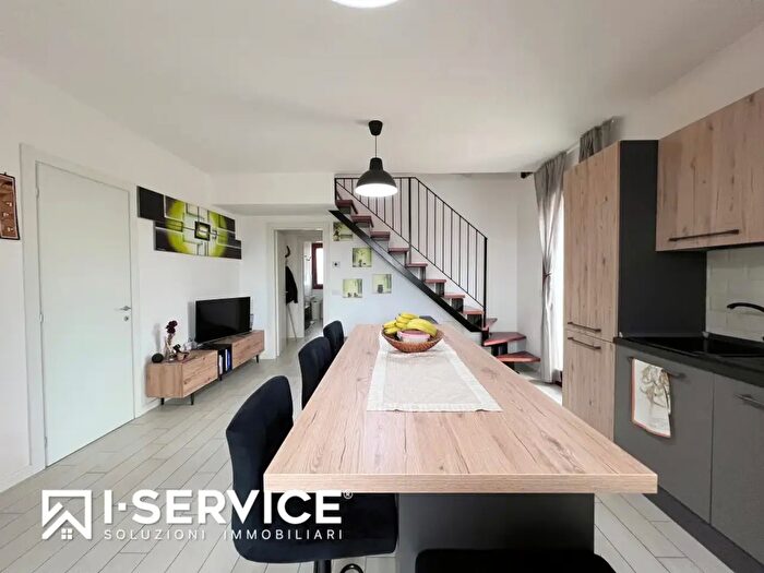 Case in Vendita e in Affitto - 3