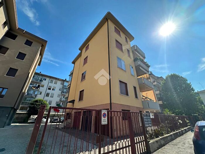 Appartamento trilocale in vendita in Via Marco Polo, Vicenza