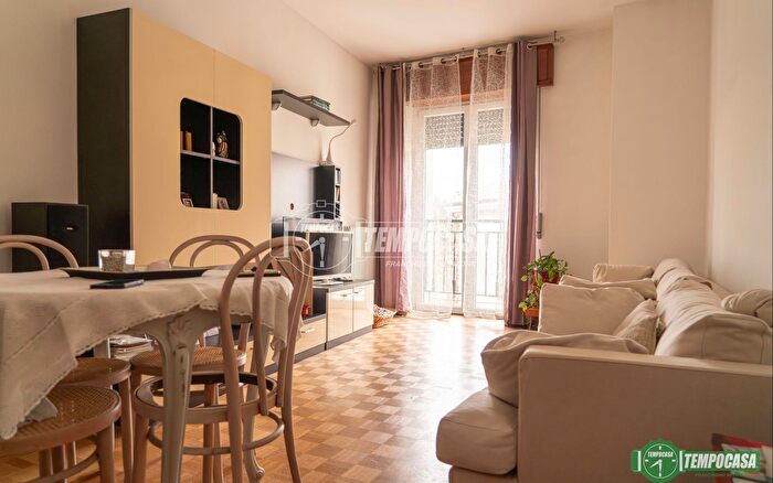 Appartamento trilocale in vendita in Via Italia, Albiate