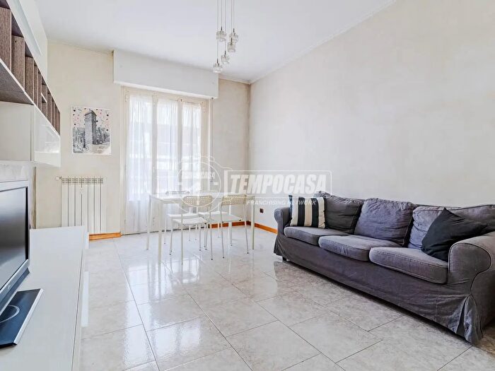 Appartamento trilocale in vendita in Via Arcivescovo Romilli, Milano