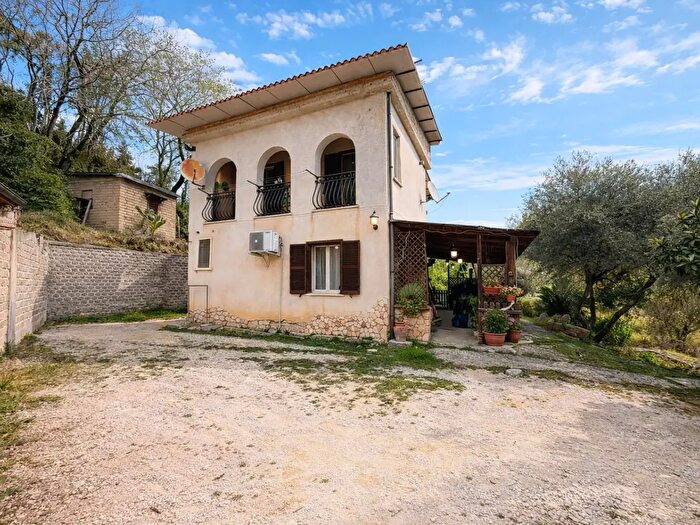 Appartamento con 5 locali in vendita in Strada di Fonte Cavalla, Palombara Sabina