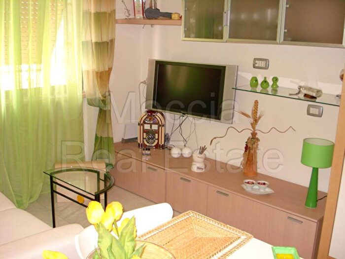 Appartamento bilocale in affitto in Via Francesco Ricciardi, Centro Storico Corso Trieste, Caserta