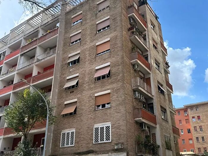 Appartamento quadrilocale in vendita in Via Nicolò da Pistoia, Roma