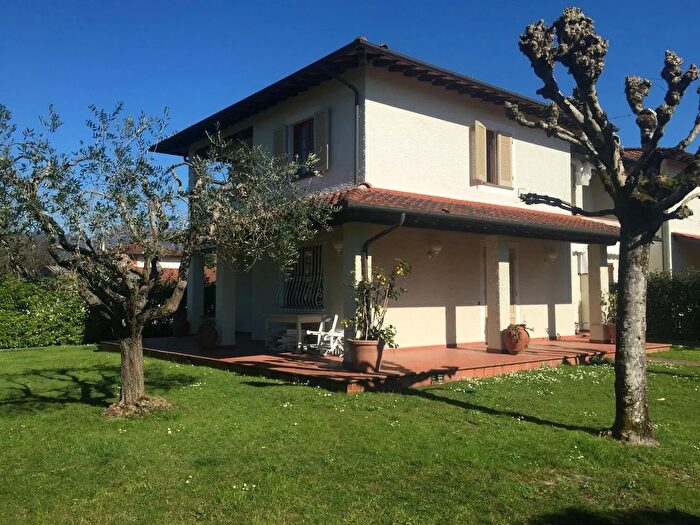 Casa con 5 locali in affitto in Via Ammiraglio Morin a, Forte Dei Marmi