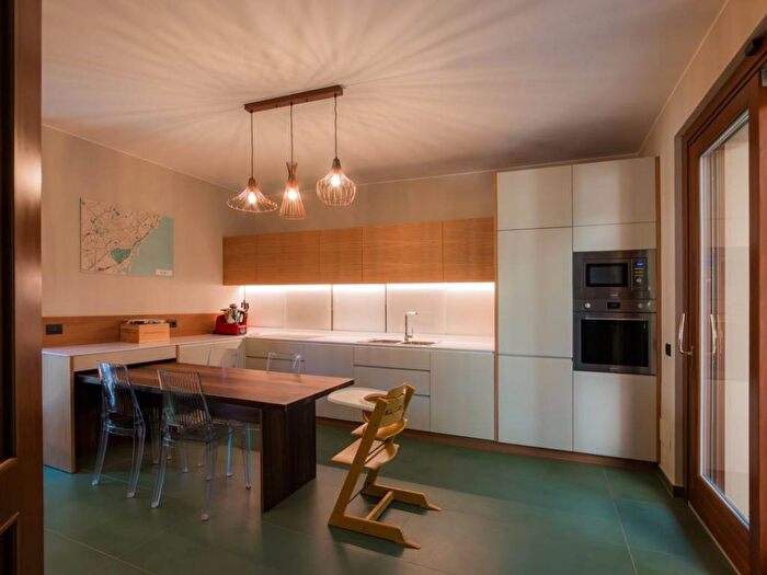 Appartamento trilocale in affitto in Via Madama Cristina, San Salvario Dante, Torino