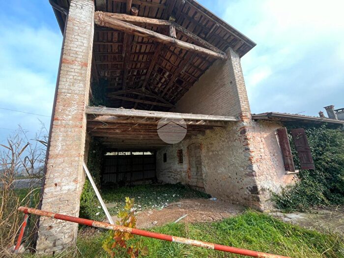 Casa con 5 locali in vendita in Via Maccarona, Lonato