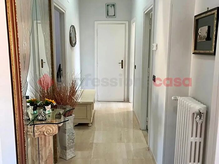 Appartamento trilocale in vendita in Via Latina, Bari