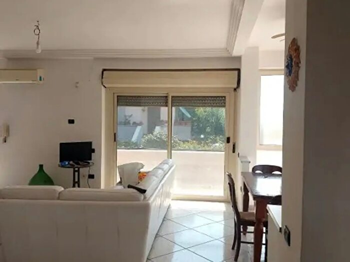 Casa con 7 locali in vendita in Via Staffetta, Giugliano In Campania