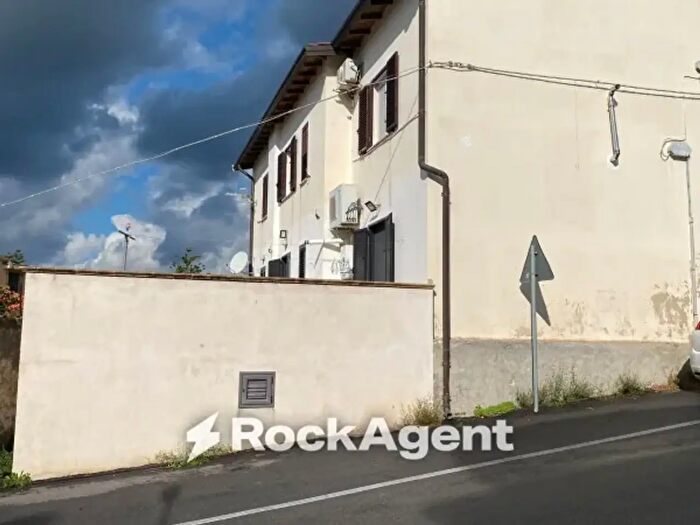 Appartamento trilocale in vendita in Via Colacà, Martone