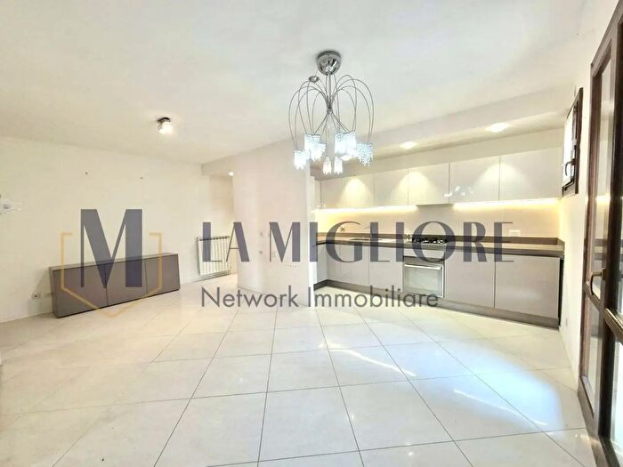 Appartamento quadrilocale in affitto in Via Senio, Prato