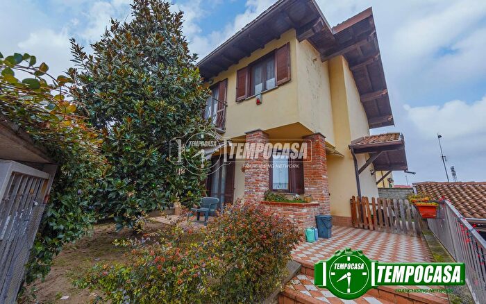 Casa trilocale in vendita in Via Cav Luigi Maggi, San Martino Siccomario