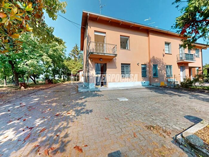 Appartamento trilocale in vendita in Via Bassa San Michele, Bagnolo In Piano
