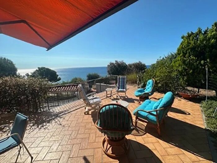 Casa con 8 locali in vendita in Andora