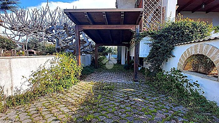 Appartamento trilocale in vendita in Via delle Sansevierie, Ardea