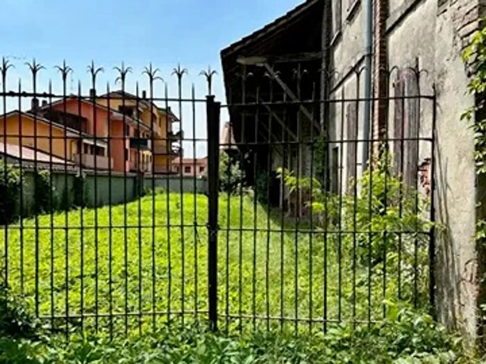 Appartamento con 5 locali in vendita in Via Fontana, Lodi
