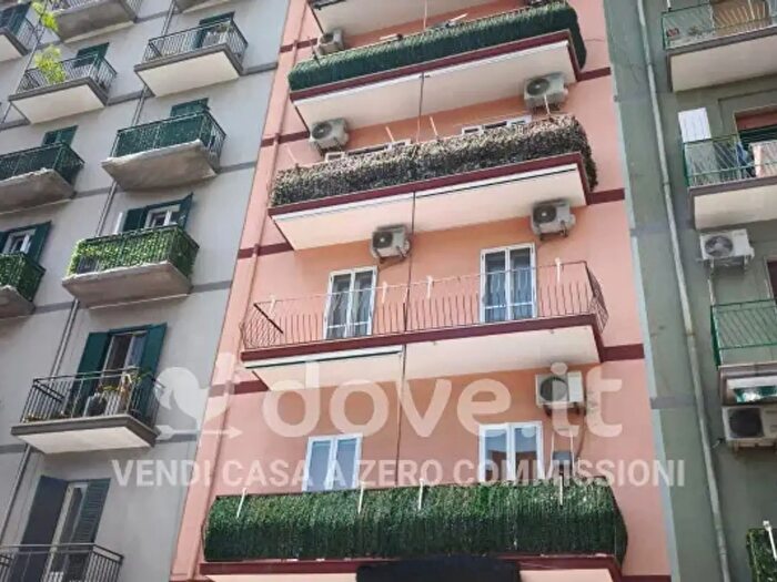 Appartamento trilocale in vendita in Via Aristosseno, Taranto