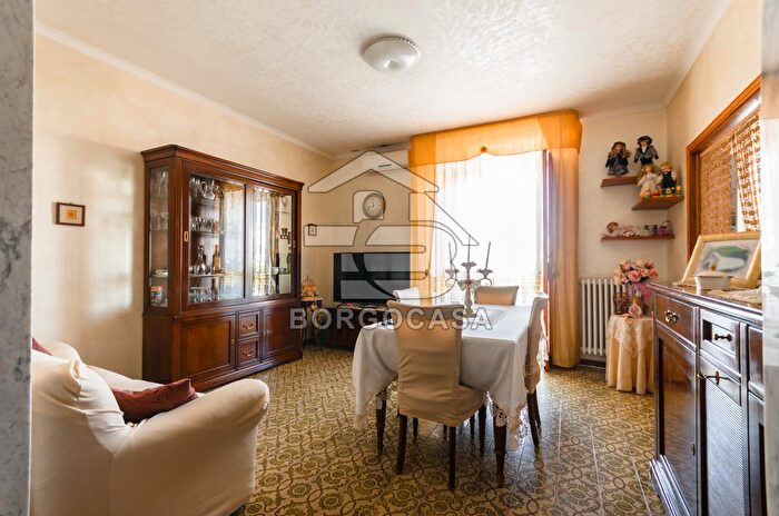 Appartamento trilocale in vendita in Via Giuseppe di Vittorio Manfredonia Zona Vle Michelangelo Vle di Vittorio, Manfredonia