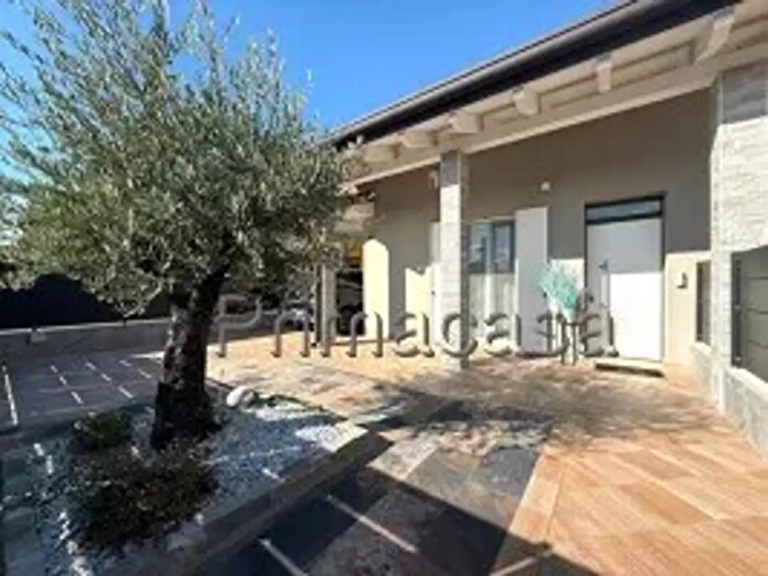 Casa con 5 locali in vendita in Via Vitaliano Candiani, Legnago