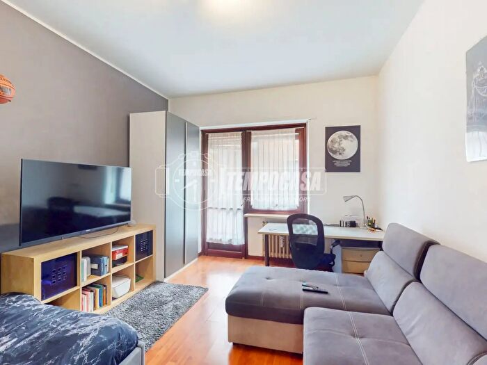 Appartamento quadrilocale in vendita in Via Antonio Canova, Torino