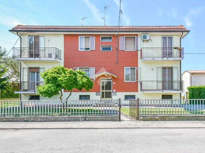 Appartamento quadrilocale in vendita in Via Silvio Marchesini, Poggio Renatico
