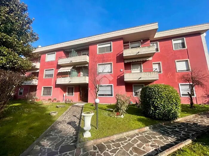 Appartamento trilocale in vendita in Montichiari