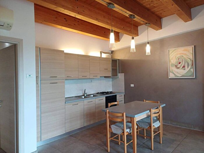 Appartamento trilocale in affitto in Via Benedetto Croce, Centro, Brendola