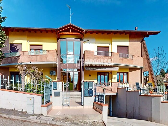 Appartamento trilocale in vendita in Via Borre, Guiglia