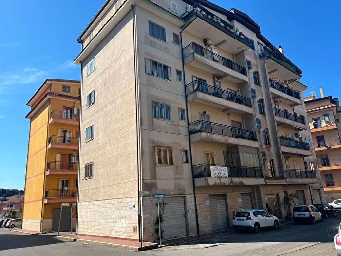 Appartamento quadrilocale in vendita in Via Eugenio Montale Vibo Valentia, Vibo Valentia