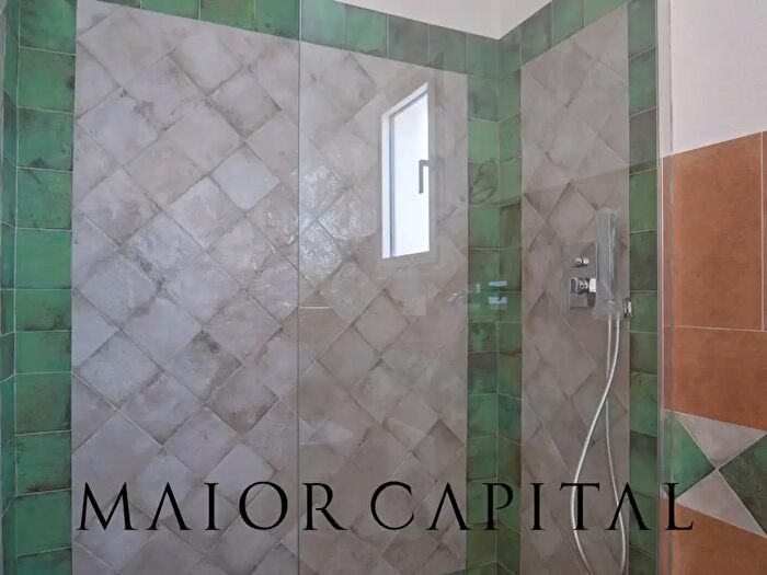 Casa con 7 locali in vendita in Via La Pelosa, Budoni