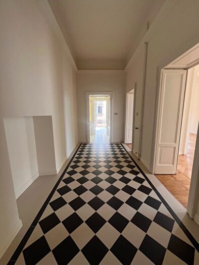 Appartamento con 5 locali in affitto in Milano