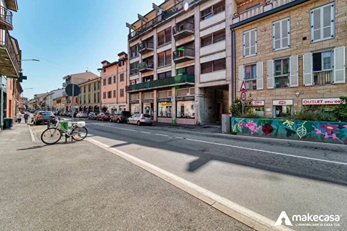 Appartamento bilocale in vendita in Via Dezza, Melegnano