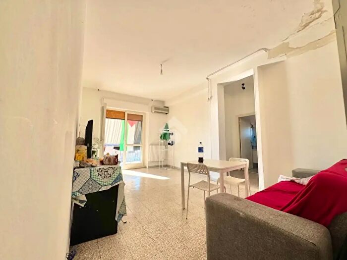 Appartamento quadrilocale in vendita in Via Caldarola, Bari