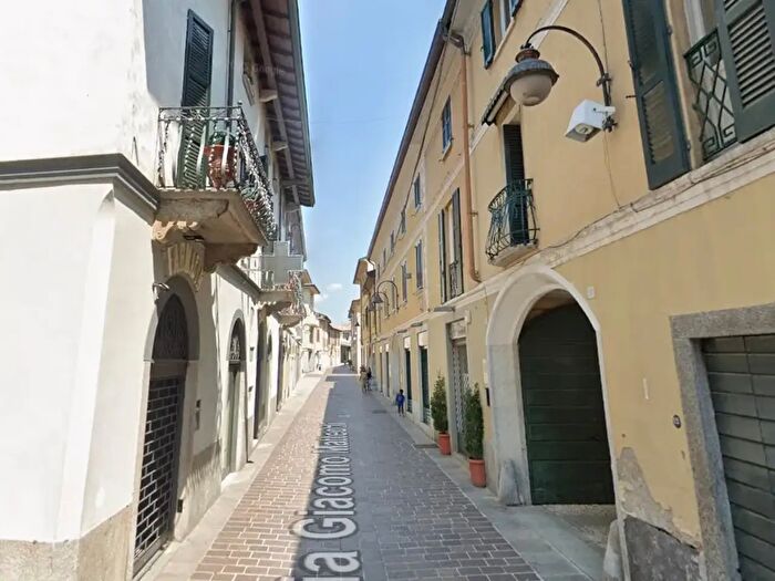 Appartamento bilocale in affitto in Viale alla Madonna, Cantu