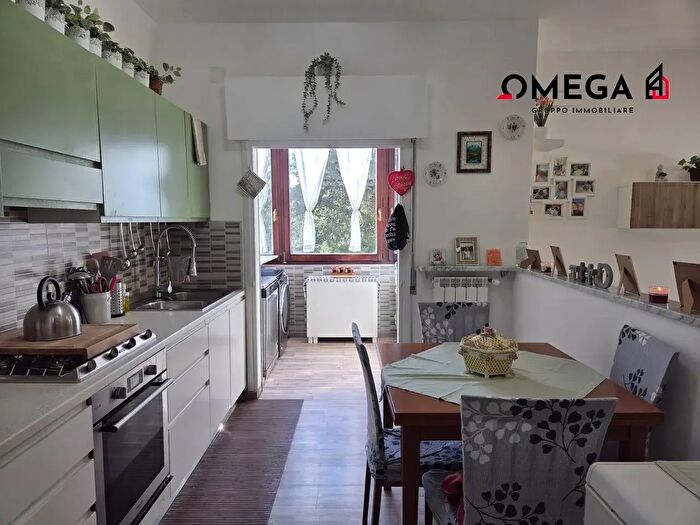 Appartamento trilocale in vendita in Via delle Docce, Trieste