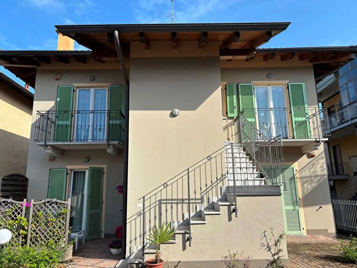 Appartamento trilocale in affitto in Bogogno