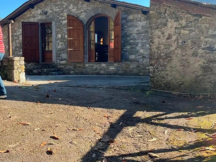 Casa con 5 locali in affitto in I Pescaglia, Pescaglia