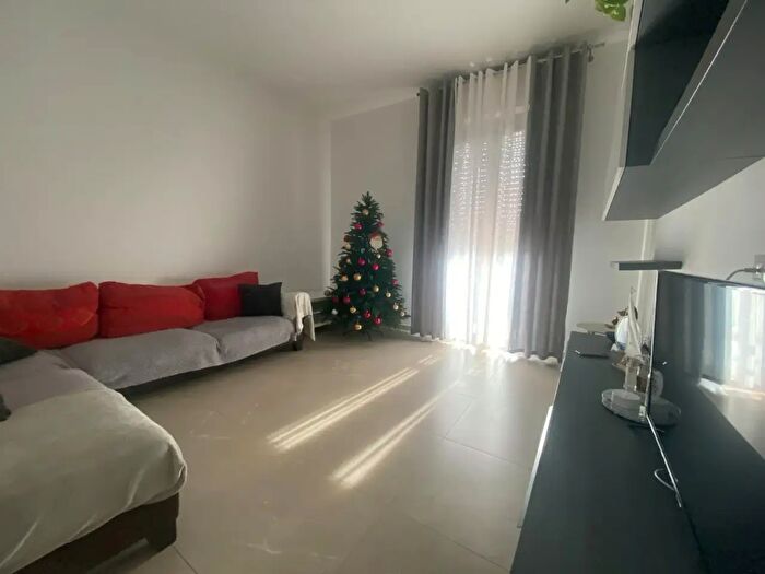 Appartamento trilocale in vendita in Via Evangelista Luigi, Piacenza