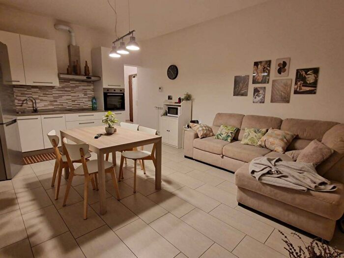 Appartamento bilocale in affitto in Via Adua, Porada, Seregno