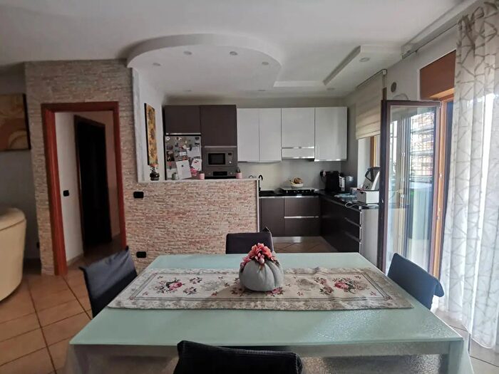 Appartamento trilocale in vendita in Via Grotta, San Nicola La Strada