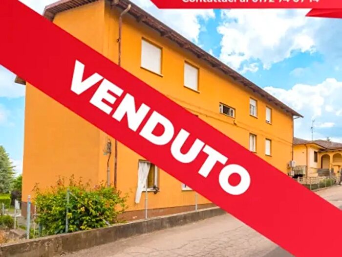 Appartamento quadrilocale in vendita in Via Alba, Santa Vittoria DAlba